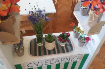 Patkice posjetile cvjećarnu