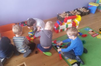 RAZNOVRSNE IGRE U SKUPINI „ZVONČIĆI“                                (konstruktivna igra)