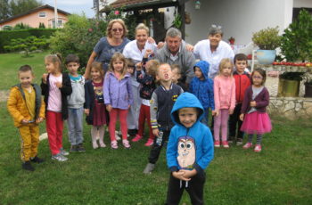 BAKA ANĐELKA UGOSTILA “KIKIĆE”