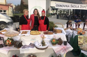 SVEHRVATSKA SMOTRA DANI KRUHA-DANI ZAHVALNOSTI ZA PLODOVE ZEMLJE U KUTINI