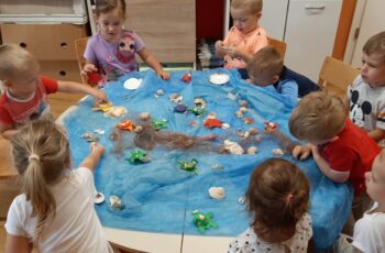 KAD U VRTIĆ DOĐEŠ TI SVI ĆEMO SE IGRATI