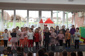 SVETI NIKOLA DARIVAO DJECU DJEČJEG VRTIĆA MASLAČAK