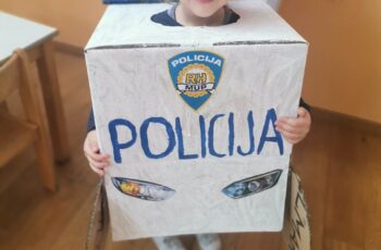 ZEBRICE KAO POLICAJCI I VATROGASCI