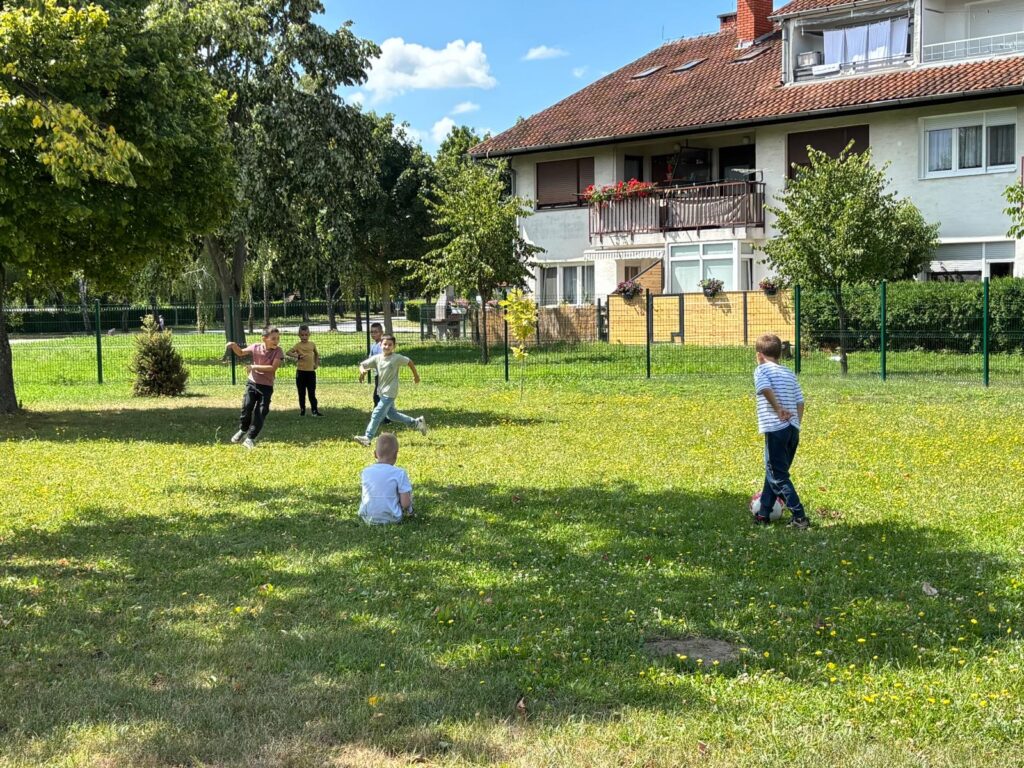 ISTRAŽUJEMO SUNCE I MORSKE TAJNE KROZ IGRU I STVARALAŠTVO