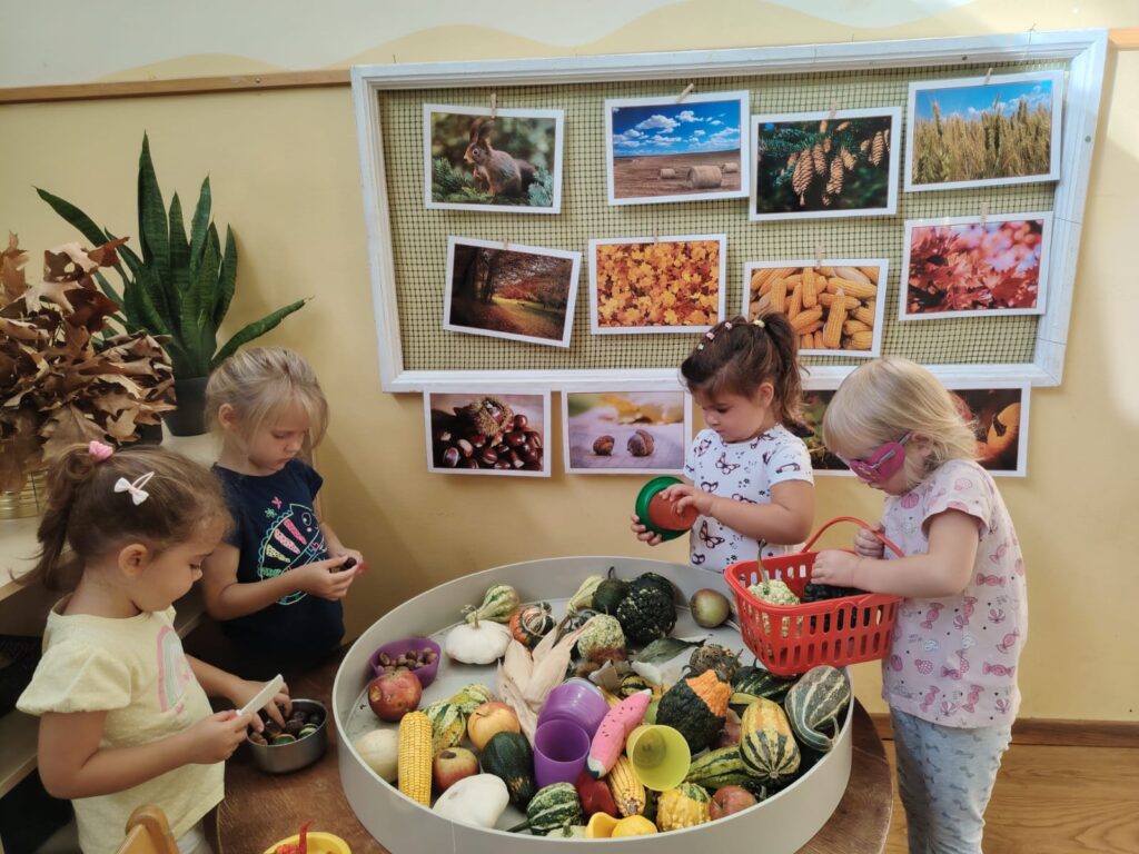 ČAROBNA JESEN U SKUPINI MIŠIĆI